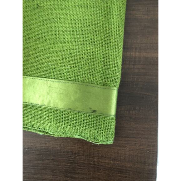 Set of 8 Holiday Table Placemats And Runner Burlap Look Satin Ribbon Christmas - Picture 7 of 9